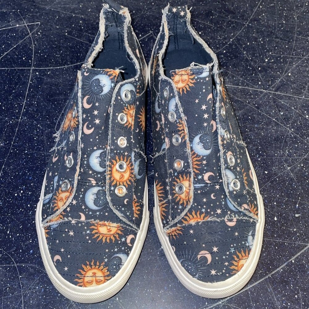 Corkys Women’s Babalu Blue Distressed Effect Blue Stars Suns Moons Slip On Sz 9M - Picture 3 of 9